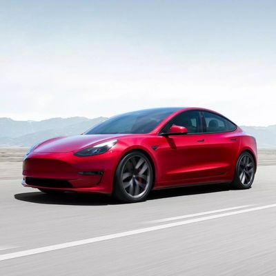 Sistema de travagem avançado Tesla Model 3 e capacidade de bateria de 70 KWh para veículo elétrico
